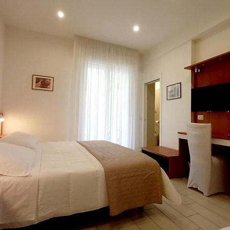 Hotel Brotas Rimini Eksteriør bilde