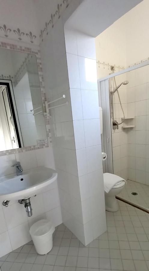 Hotel Brotas Rimini Eksteriør bilde