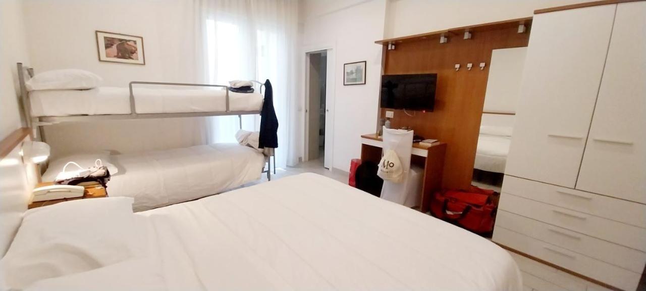 Hotel Brotas Rimini Eksteriør bilde