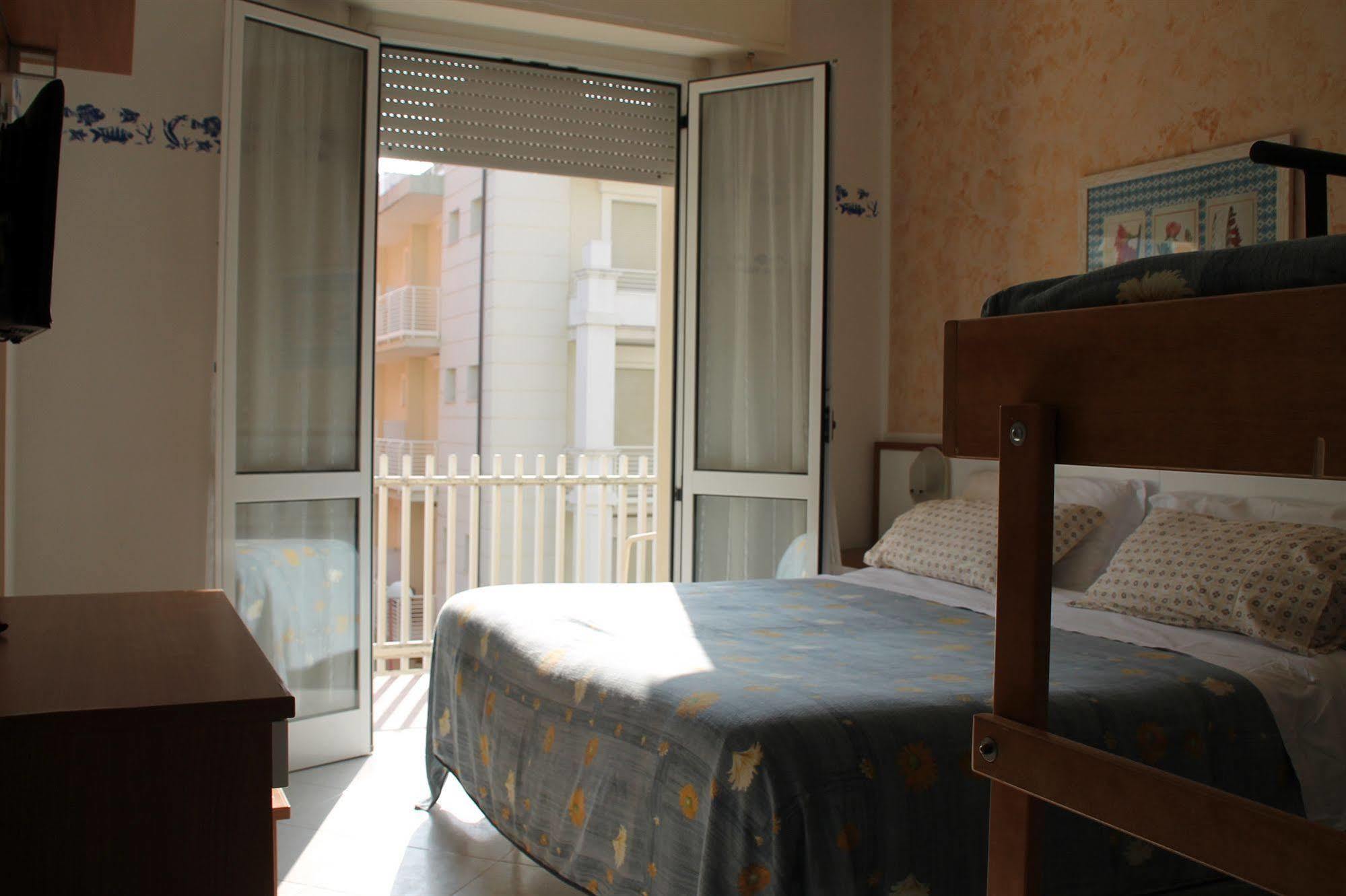 Hotel Brotas Rimini Eksteriør bilde