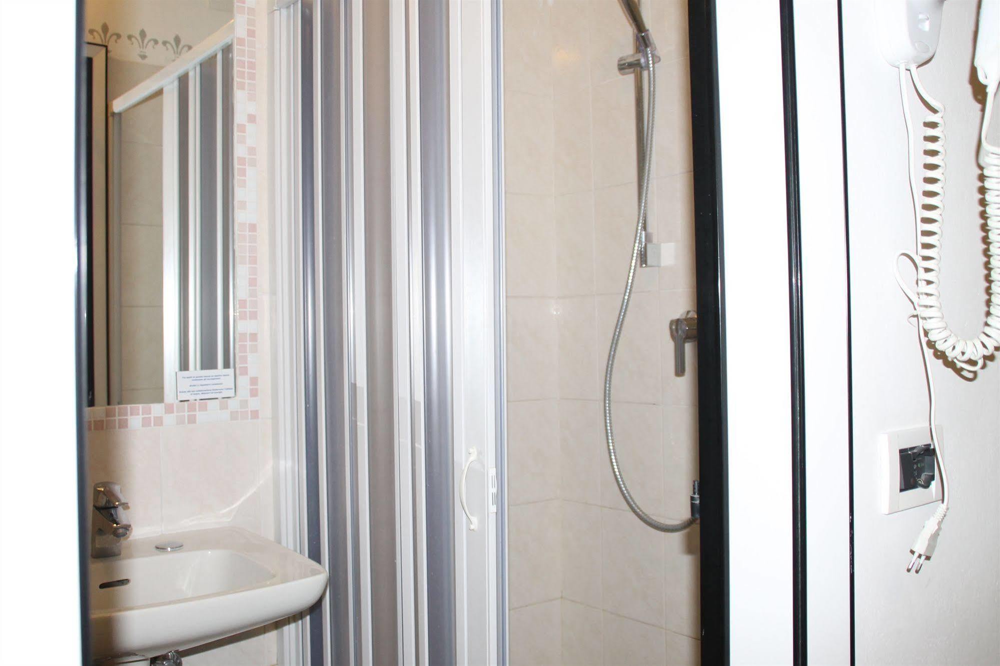 Hotel Brotas Rimini Eksteriør bilde
